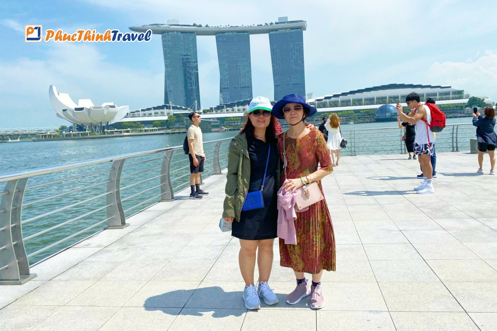 Tour Singapore: Quốc đảo Sư tử biển - Garden by the bay - Ngắm thác rước Rain Vortex tại Jewel Changi