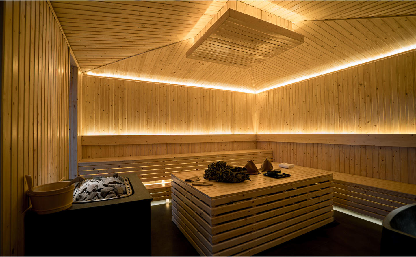 Phòng trị liệu Banya ốp gỗ 