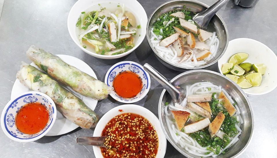 Du lịch Ninh Thuận thưởng thức món bánh canh chả cá Phan Rang thơm ngon