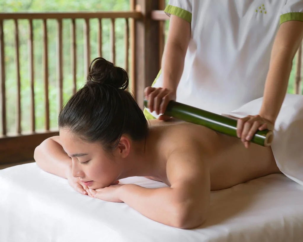 Xem phim ngoài trời ở Six Senses Ninh Vân Bay